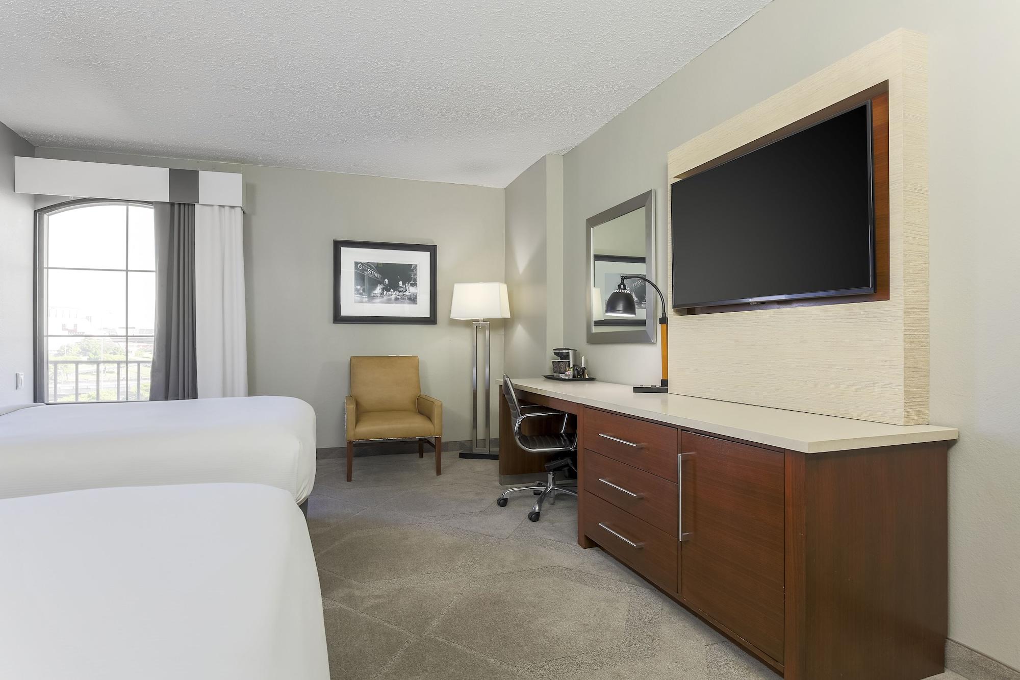 Doubletree By Hilton Austin-University Area Экстерьер фото