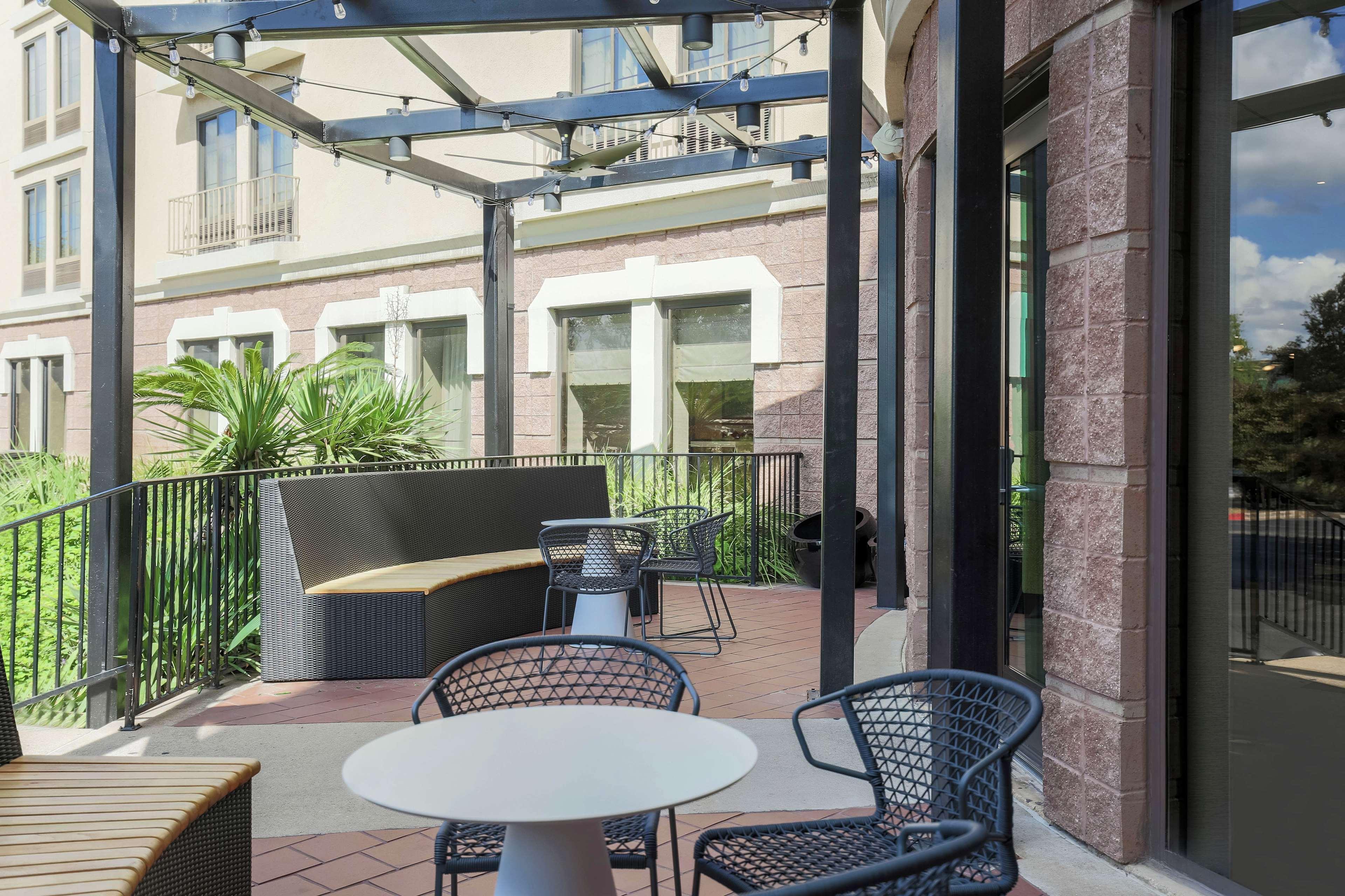 Doubletree By Hilton Austin-University Area Экстерьер фото