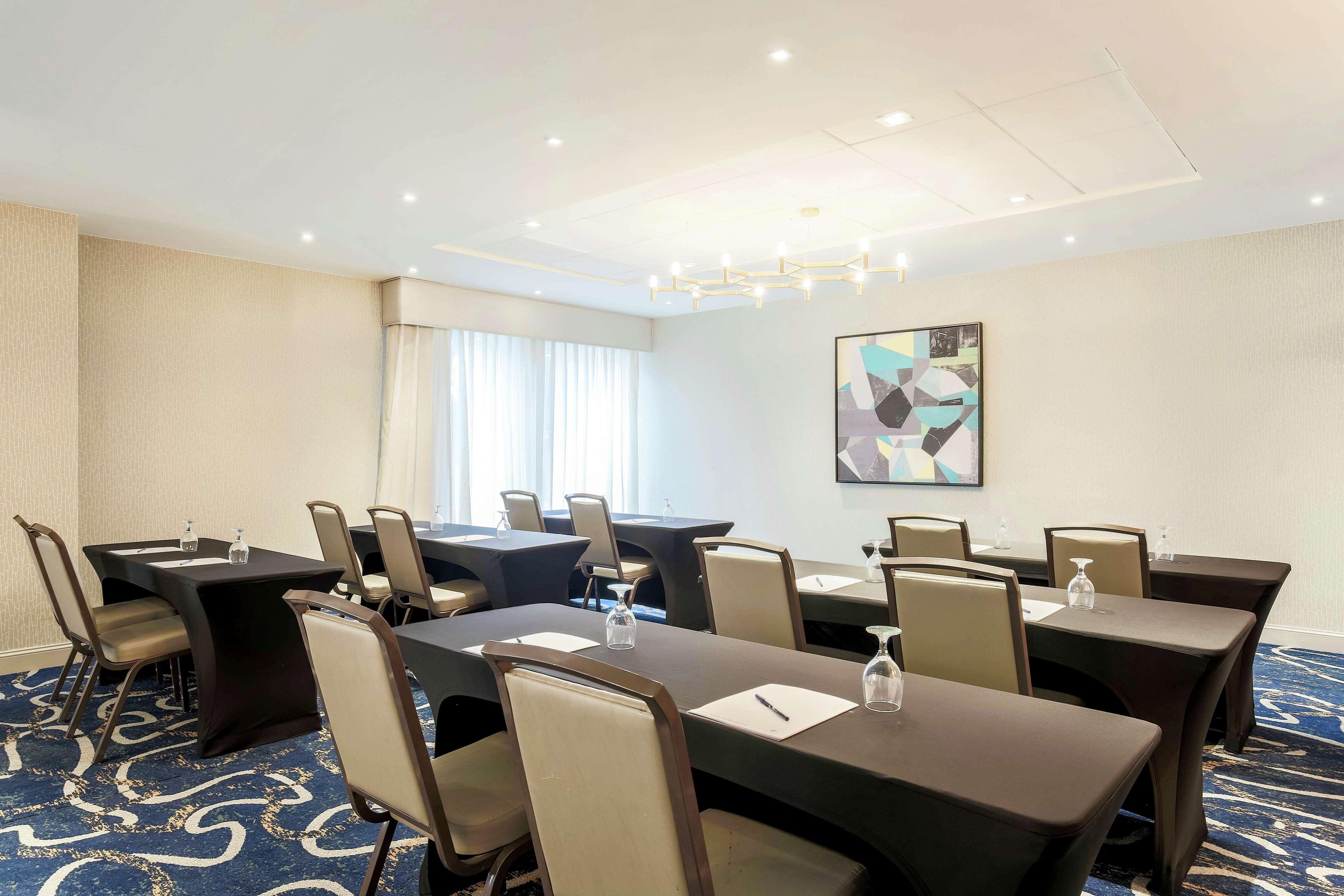 Doubletree By Hilton Austin-University Area Экстерьер фото