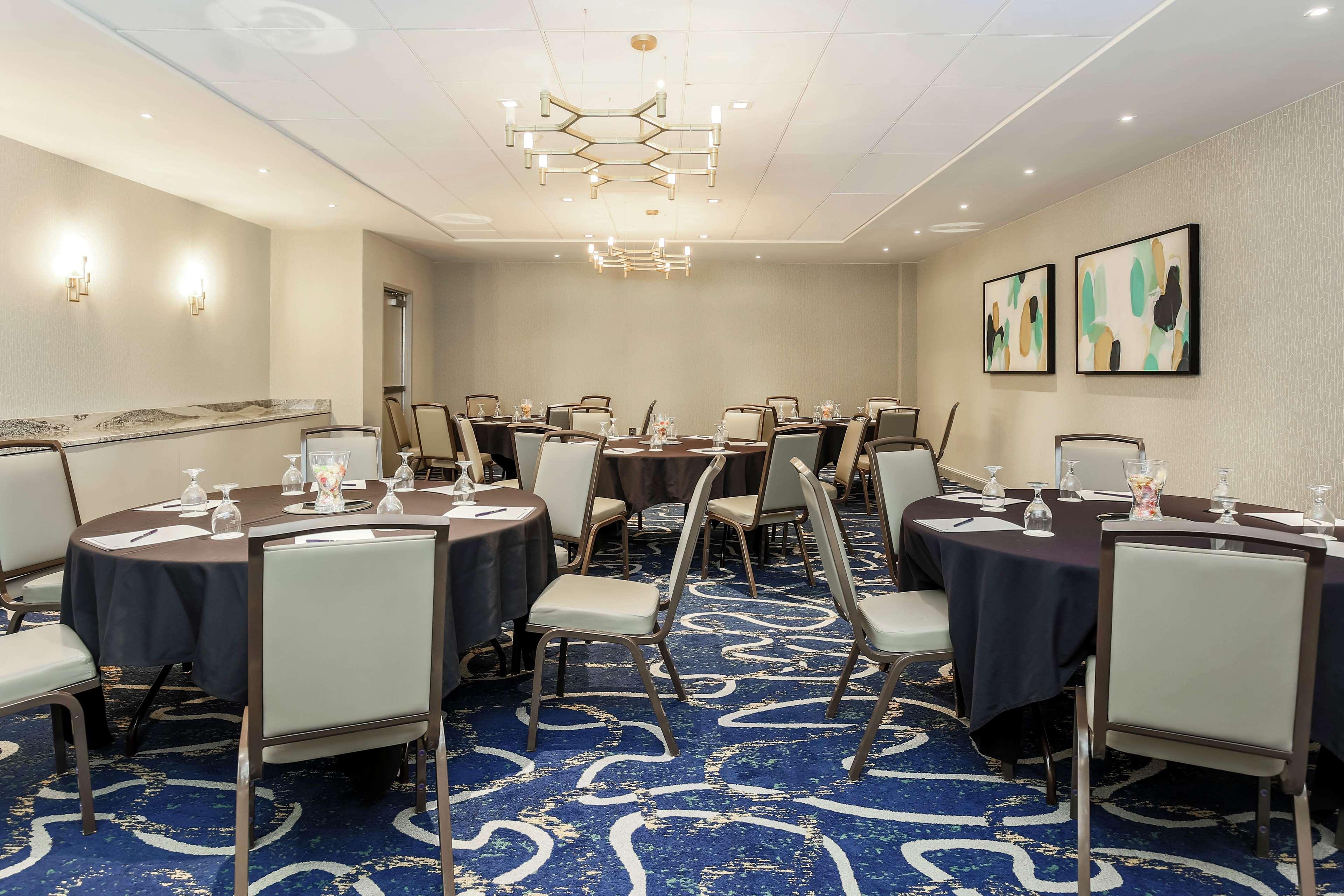 Doubletree By Hilton Austin-University Area Экстерьер фото