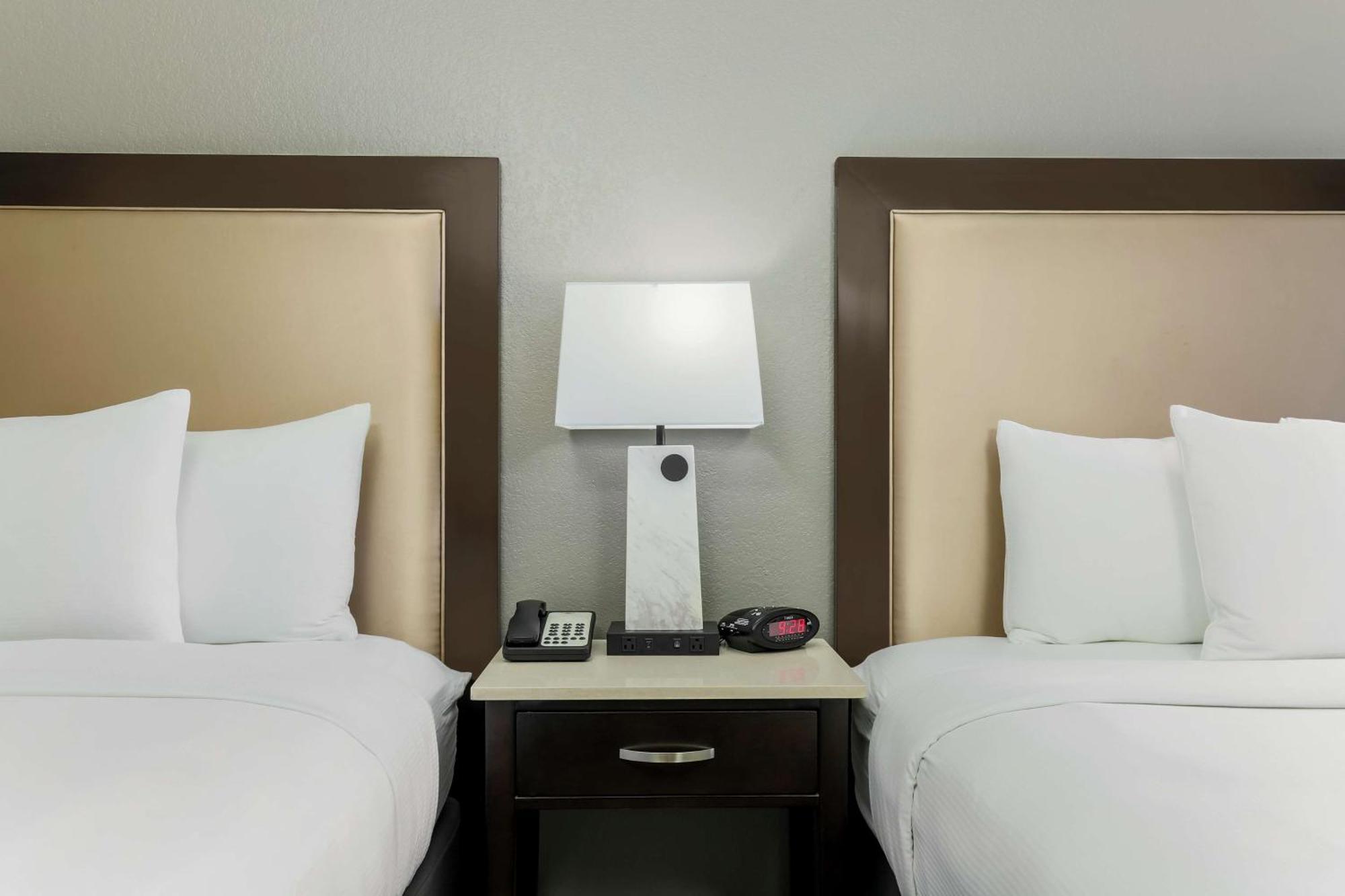 Doubletree By Hilton Austin-University Area Экстерьер фото
