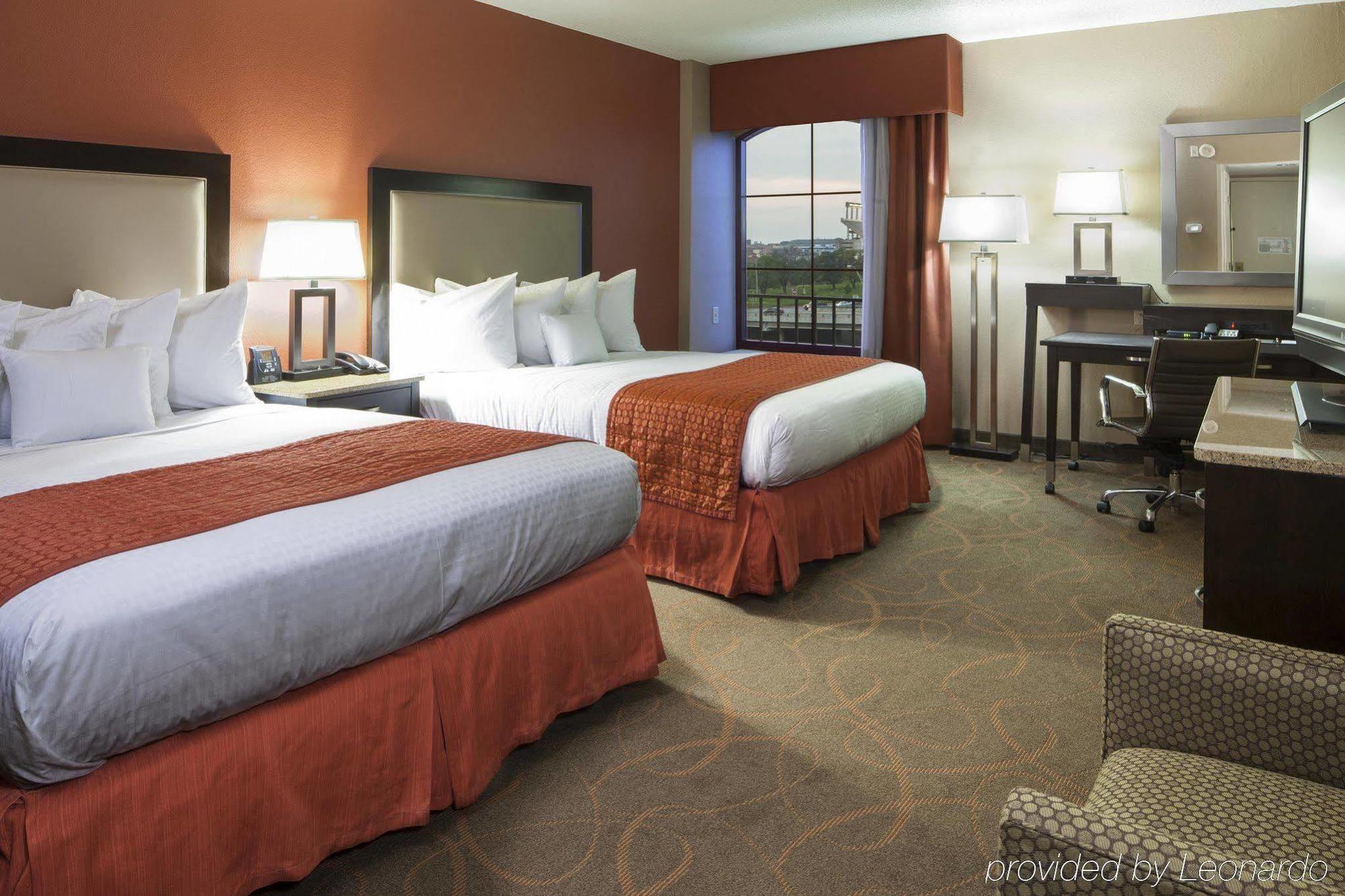 Doubletree By Hilton Austin-University Area Экстерьер фото